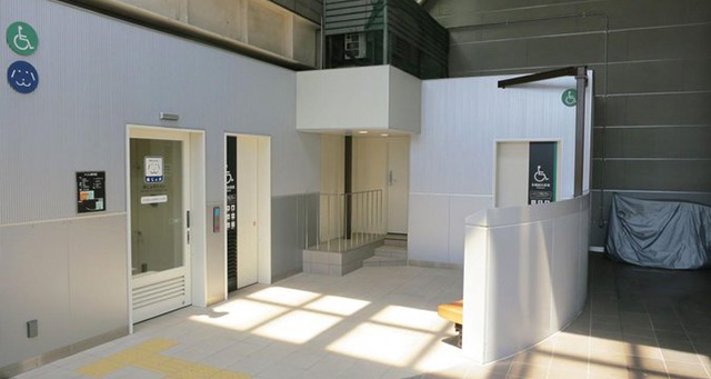 さいたま新都心駅の常設型補助犬トイレ