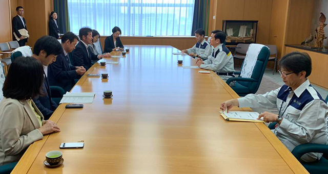 森田健作知事に予算要望を伝える立憲民主党会派