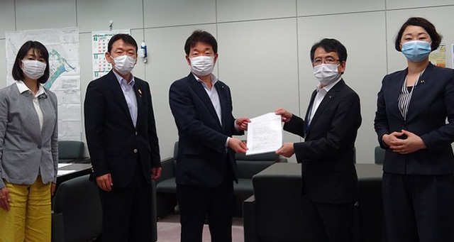 安藤じゅん子は立憲会派の一員として森田知事宛に新型コロナウイルス対策に対する要望書を提出しました