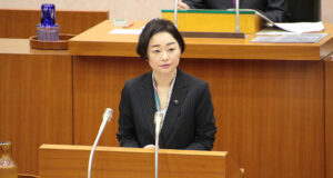 一般質問に登壇する安藤じゅん子千葉県議会議員