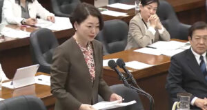 文部科学委員会にて質疑する安藤じゅん子衆議院議員