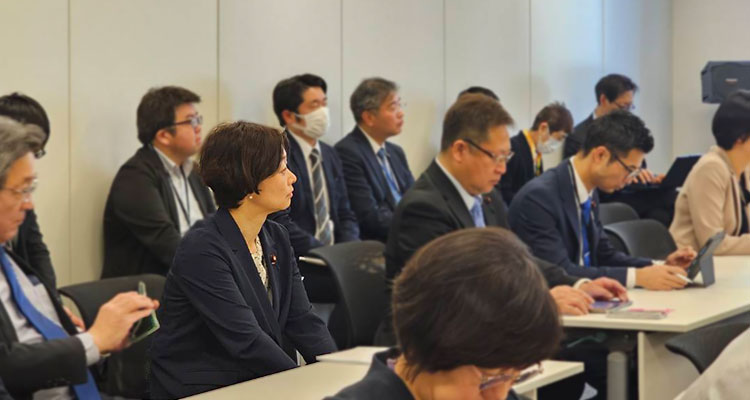 党生殖補助医療PT／会派厚生労働部門・子ども政策部門合同会議に出席する安藤じゅん子衆議院議員