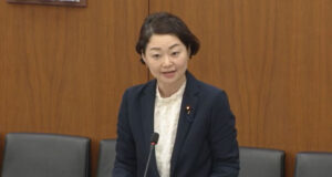 文部科学委員会にて質疑する安藤じゅん子衆議院議員