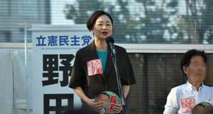 参院選で街頭演説をする安藤じゅん子衆議院議員