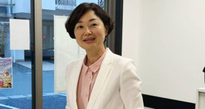 参院選の振り返り会に出席する安藤じゅん子衆議院議員