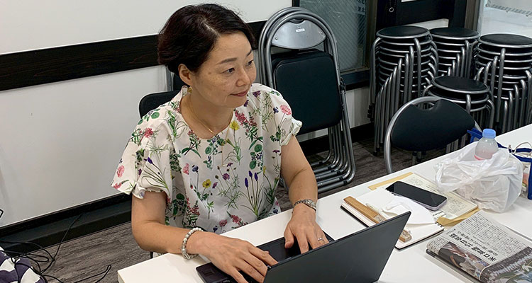 夏休みこども子育て支援緊急相談会にて安藤じゅん子衆議院議員