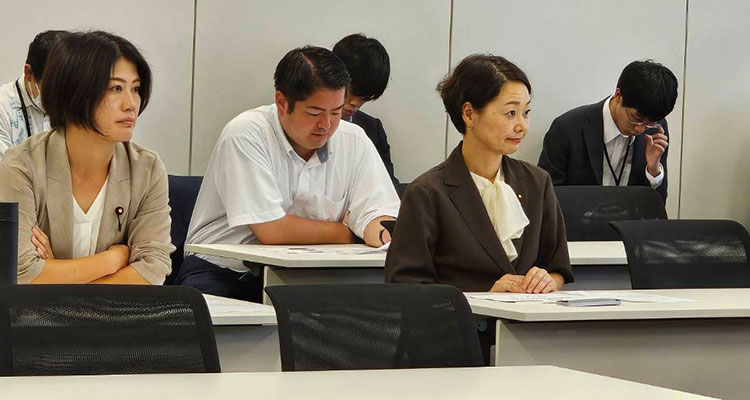 立憲民主党安藤じゅん子衆議院議員