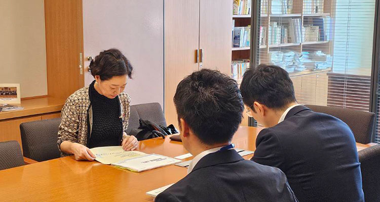 レクを受ける安藤じゅん子千葉県議会議員