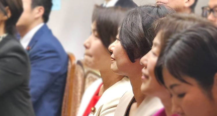 代議士会に出席する安藤じゅん子衆議院議員