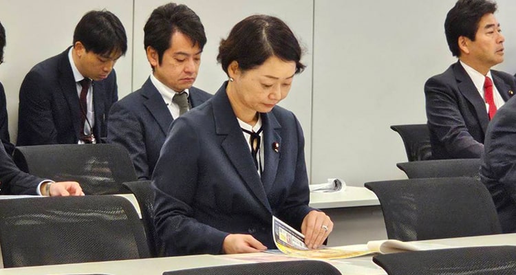 2025-11-14法務部門内閣部門ジェンダー地方・子ども・デジタル部門会議(こども政策)合同会議に出席する安藤じゅん子衆議院議員