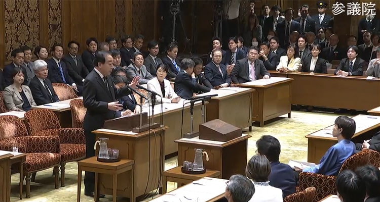 党首討論応援の様子