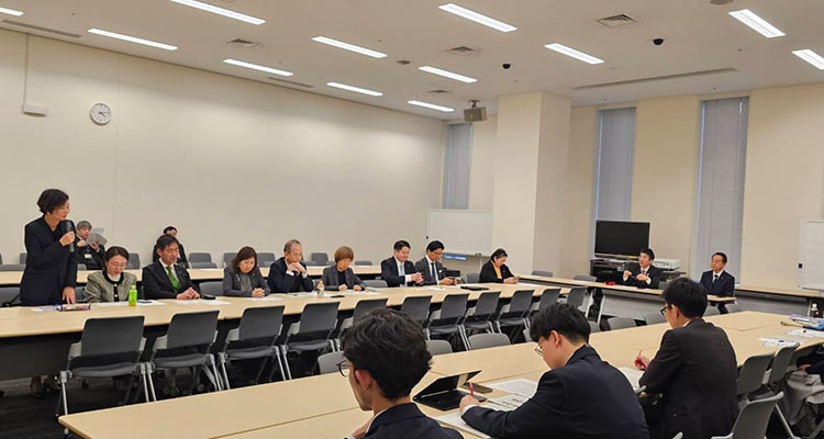 「日本の鰻を守る国会議員の会」総会の様子