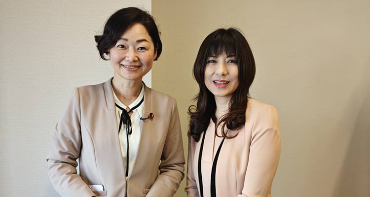 (株)ワークライフバランスの小室淑恵さんの勉強会に参加する安藤じゅん子衆議院議員